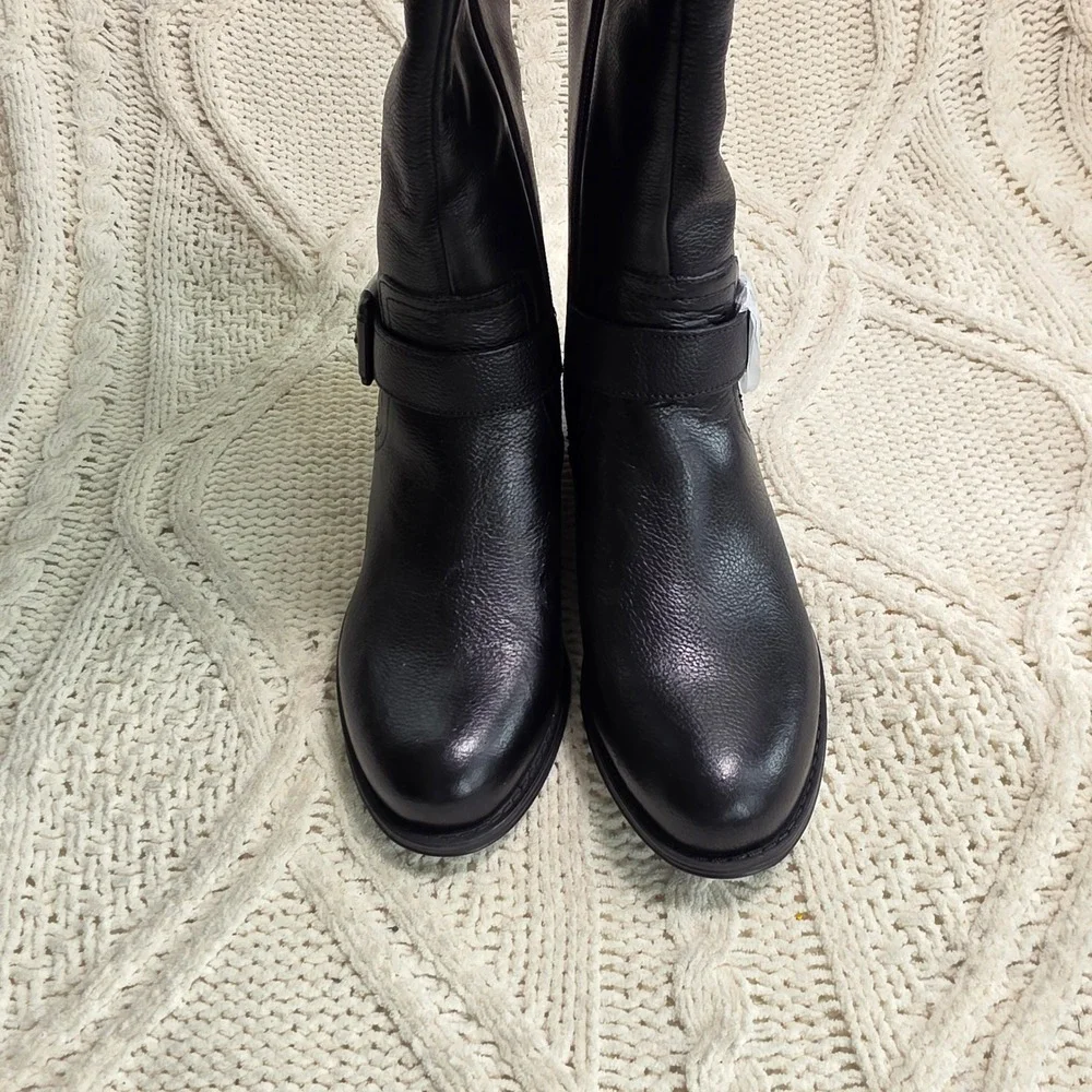 Naturalizer squared buckles
